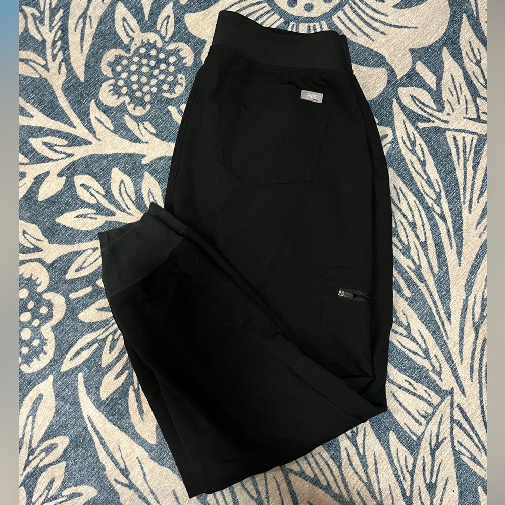 High Waisted Zamora Jogger Scrub Pants in Black size medium petite - Picture 6 of 6